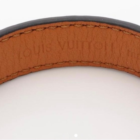 Louis Vuitton Essential V Monogram Bracelet 15 - Picture 8 of 11